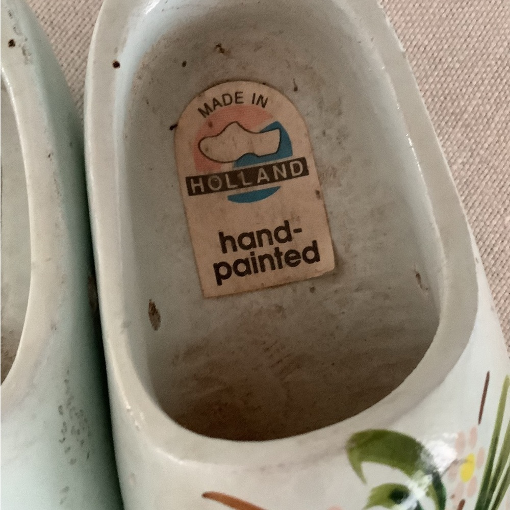 Vintage hand, painted wooden shoes - Picture 7 of 7
